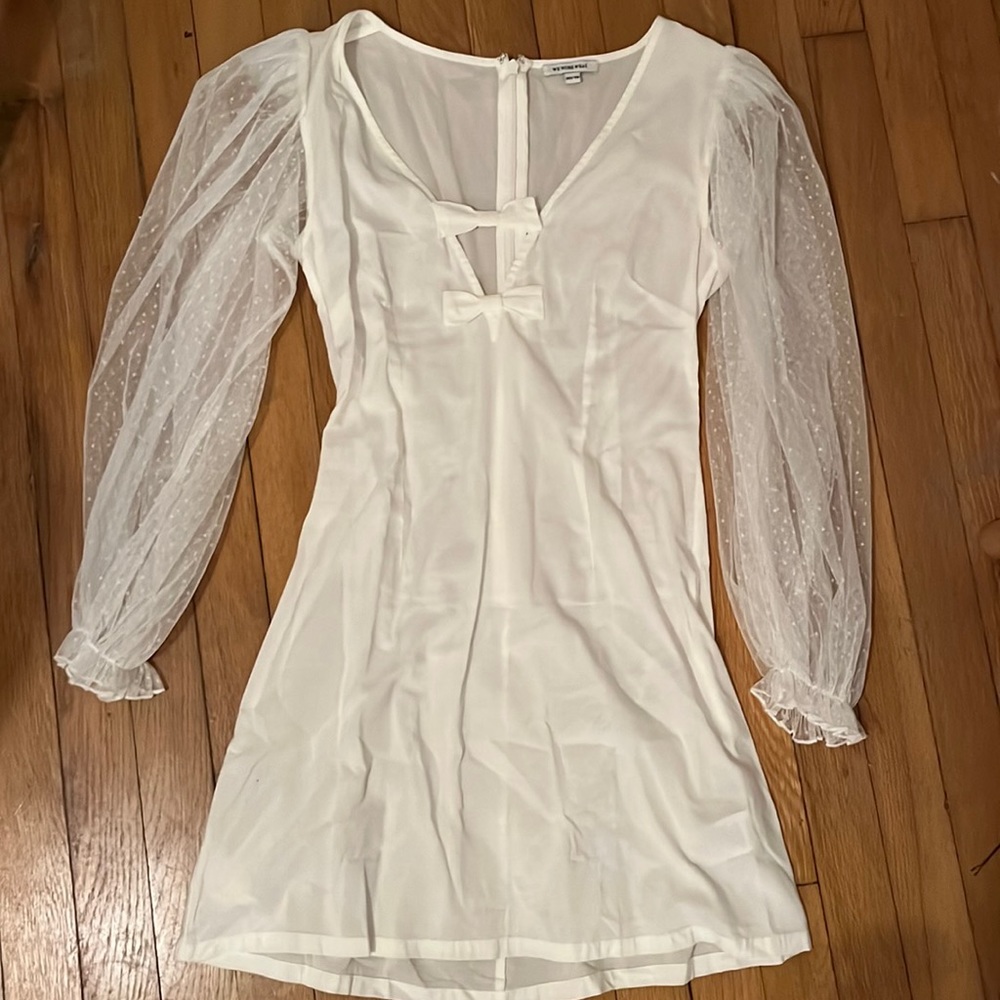 Lovely coverup/ dress, slightly see-through only worn once for pics